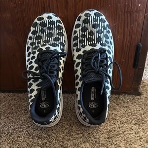 Women's Black and White Athletic Shoes